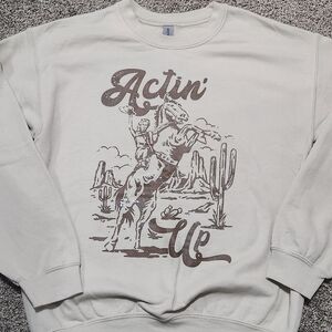 Gildan Cream Sweatshirt with Western Graphic
